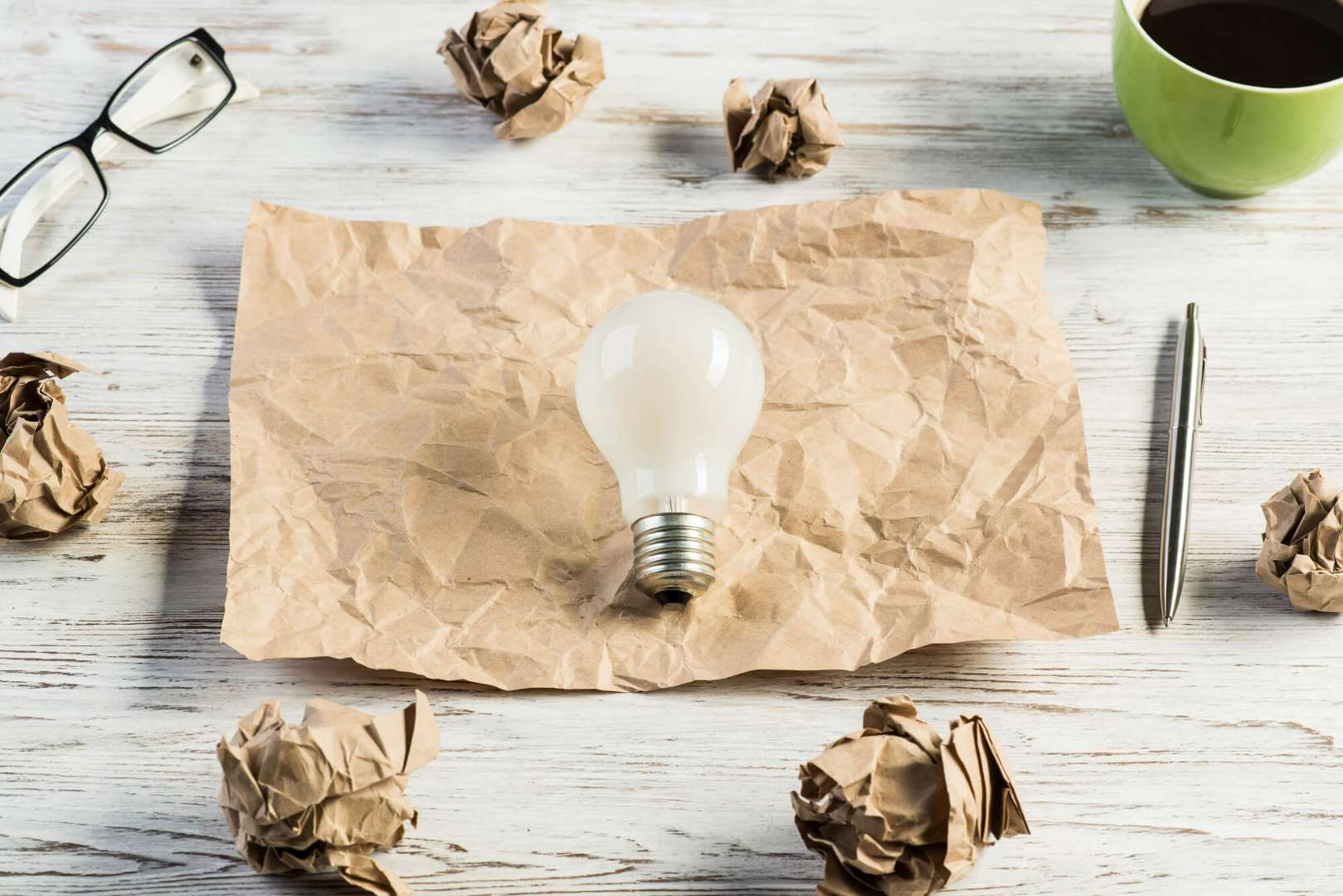 電球の捨て方4選！費用相場や注意点も解説トピックス・お役立ち情報粗大ゴミ回収隊