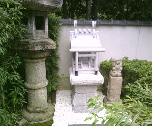 長野県飯山市豊田 彦神別神社の石祠石仏探訪 ー高遠石工の作品を訪ねて