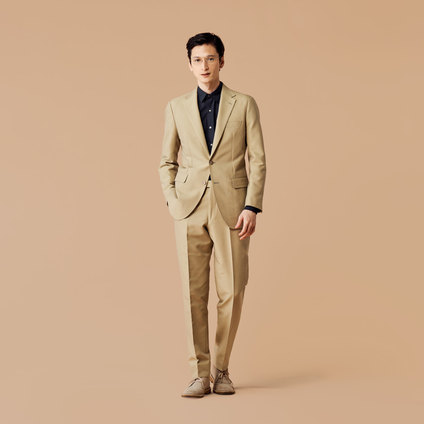 スラックスを使った「ネイビーシャツ」の人気ファッションコーディネート - WEAR