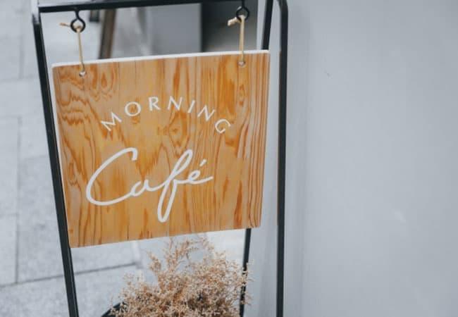 店舗前看板をどこよりも安く販売中