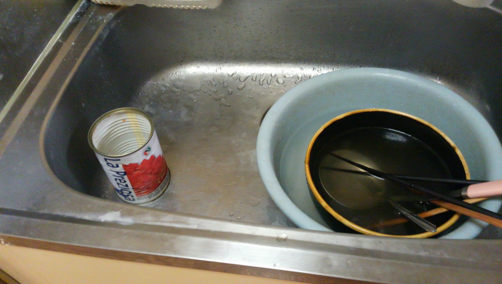 シンクにできた黒サビの落とし方5選！賃貸での対処法も解説