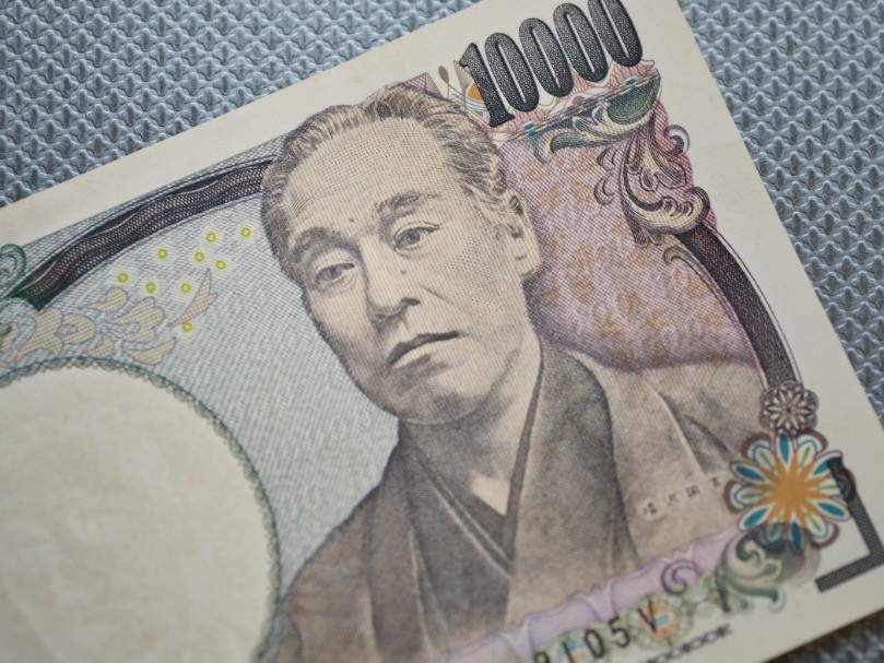 二千円札の価値は？100倍以上のプレミア付く「J-L券」の正体とは