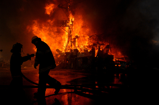 マニラ近郊のスラムで火災、約2000人焼け出されるも死者ゼロ 写真20枚 国際ニュース：AFPBB News