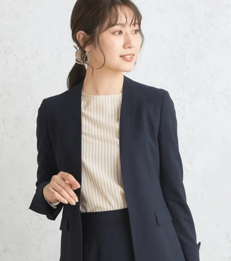 証明写真の服装ピクチャン「コンビニ証明写真」200円