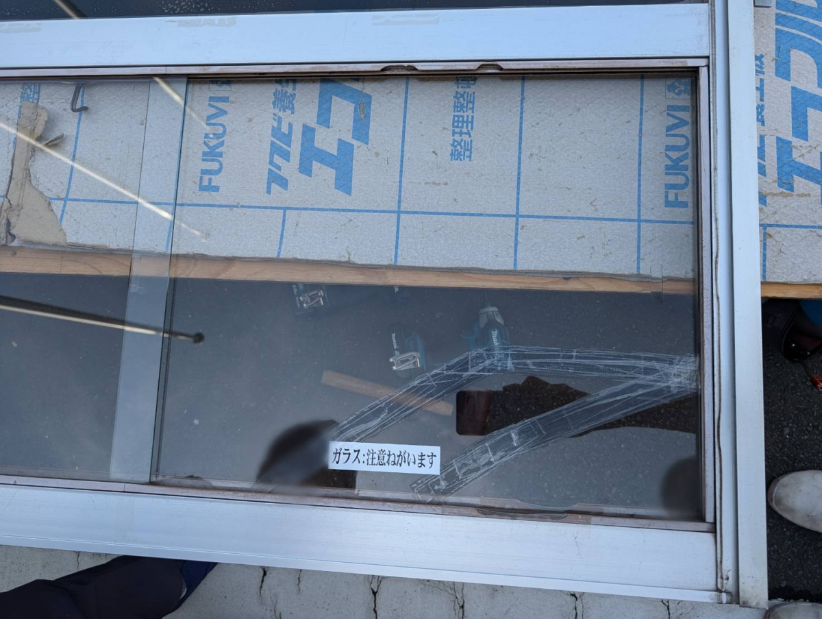 平塚市 工場 守衛所 ガラス引戸交換井山サッシ工業平塚市窓・玄関ドア・エクステリアリフォームのプロショップ