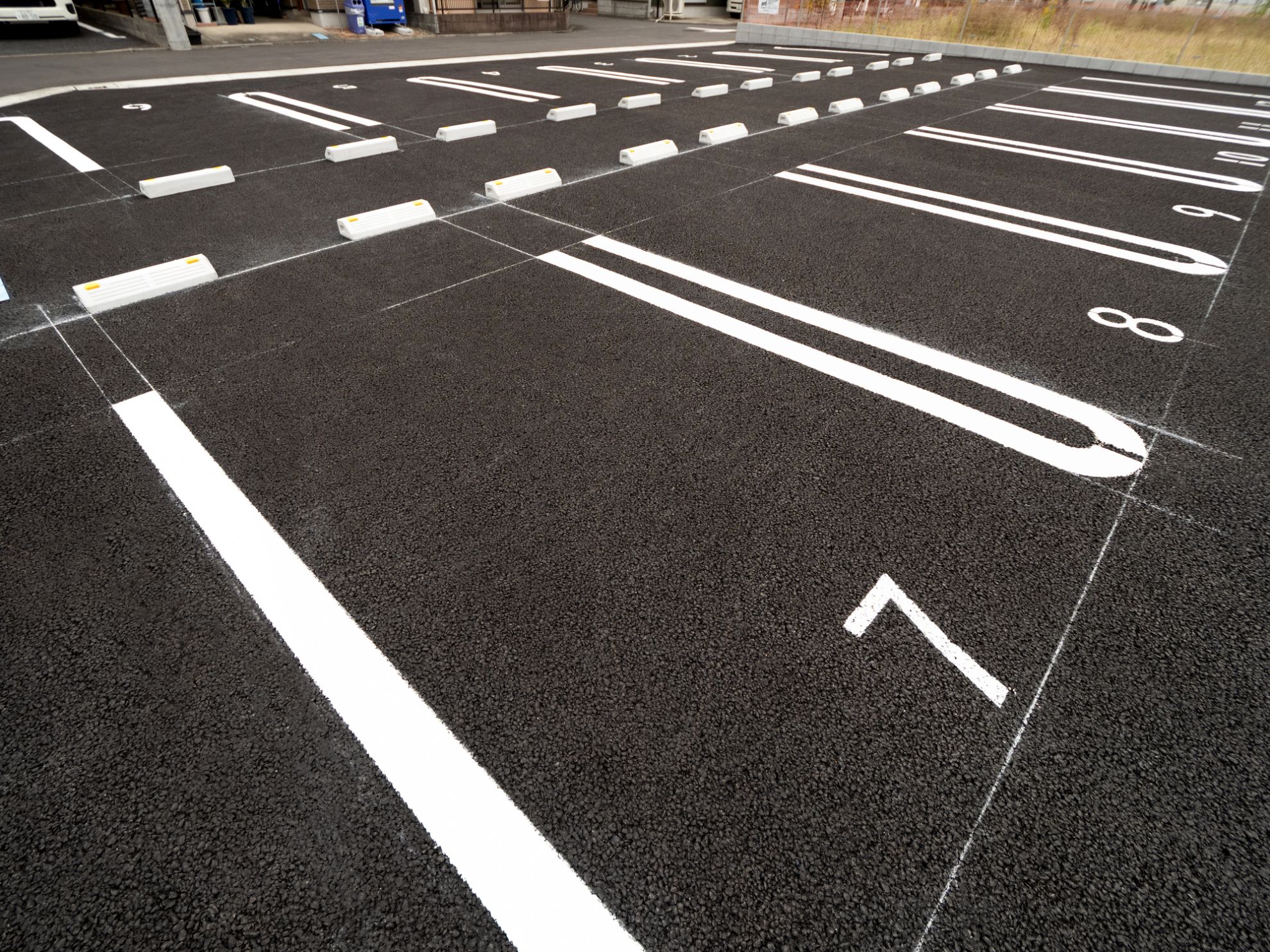 広い駐車場でもう迷わない！ 車を停めた位置がわかるスマホアプリズバット 車買取