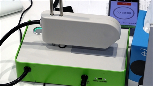 今の若者には理解できないと思うが、20年くらい前のガラケー時代は同じキャリアでも充電器の互換性が無かった→ガラパゴスな充電器の思い出集まる -Togetterトゥギャッター