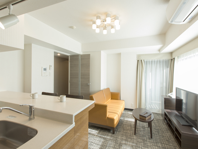 スタッフおすすめ！注目オフィスビル紹介 ○ビル名：スズエベイディアム ○住所：東京都港区海岸1-15-1 ○交通：JR山手線・JR京浜東北線・東京モノレール「浜松町駅」徒歩4分ゆりかもめ線「竹芝駅」徒歩2分このビルのおすすめポイント🙆‍♀️新幹線や羽田空港への