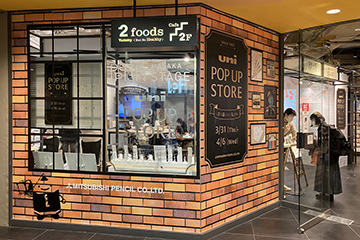 店舗の入り口から引き込む！ 店頭ディスプレイの秘訣とポイント4選