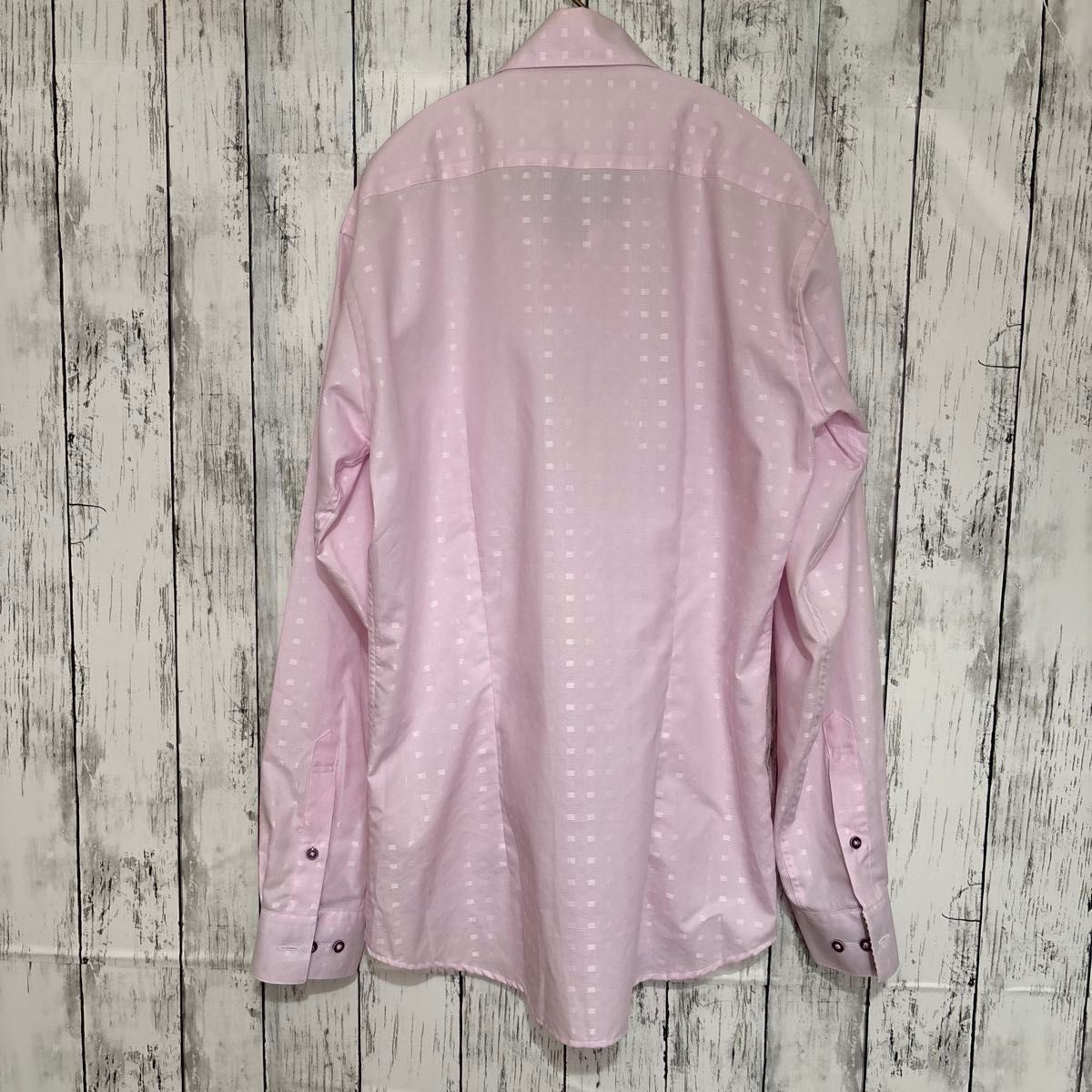 春服コーデ女子2024 ピンクシャツ ボリュームTikTok