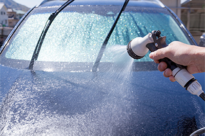 怖い」は知らないだけ！ 誰でもできる「セルフ洗車機」の使い方とは自動車情報・ニュース WEB CARTOP