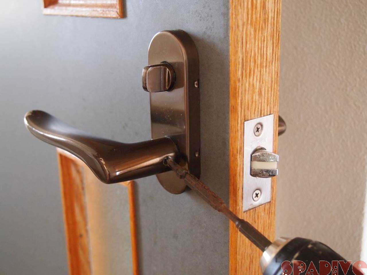 DIYでトイレのドアノブを交換！サイズの測り方や古いドアノブの場合も解説鍵のレスキュー鍵の110番救急車 公式