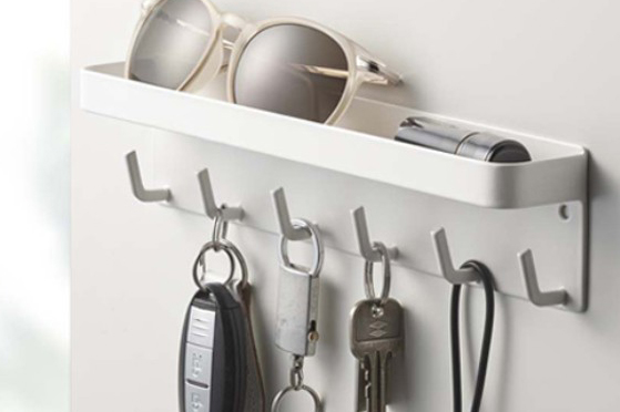 ダイソー 「考えた人天才！」便利すぎて複数買いしたくなる強力ミニマグネットフックサンキュ