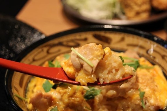 鶏三和』名古屋コーチンを使用した絶品親子丼！ - 東京