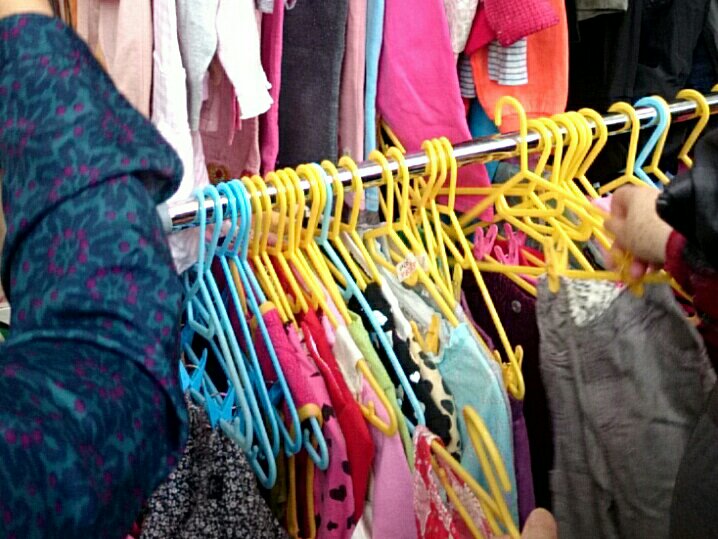 フリーマーケット、並べ方のコツを教えて下さい！フリマのディスプレイには、足- Yahoo!知恵袋