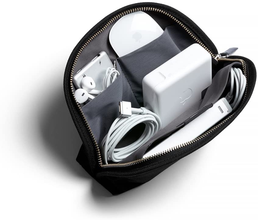 仕事もプライベートもこれ一つ。2021年版ガジェットポーチの中身 harekarake