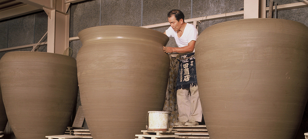 大谷焼の値段と価格推移は？7件の売買データから大谷焼の価値がわかる。販売や買取価格の参考にも