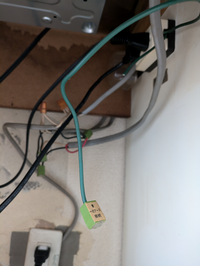 アース線と冷蔵庫を接続したいのですが冷蔵庫側のネジが非常に固くてどうしても回- Yahoo!知恵袋