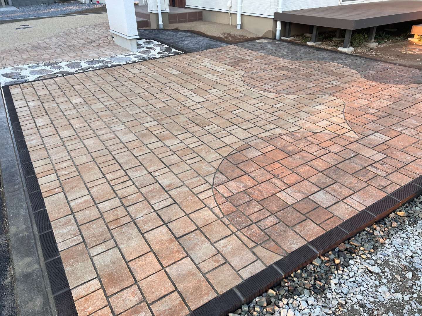 決定版 駐車場インターロッキングをセミDIY透水性の良いホームセンターでも買えるブロック外構DIYテクニック