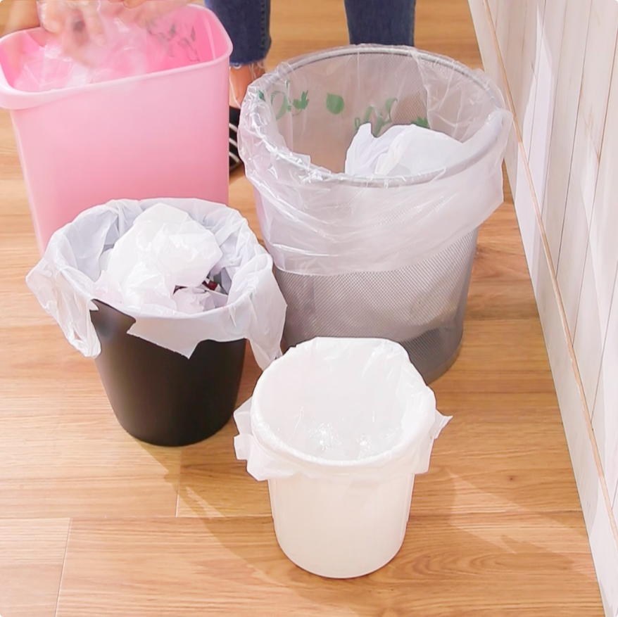 100均ゴミ箱 ダイソーやセリアのゴミ箱はキャンプでも優秀！折りたたみや浮かせることが可能で大活躍間違いなし！ -ハピキャンキャンプ・アウトドア情報メディア