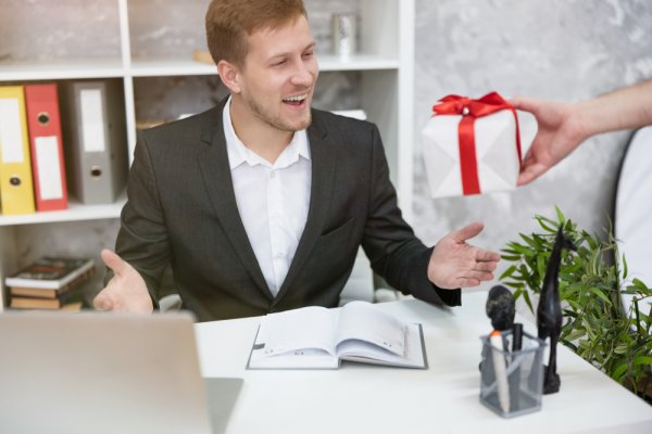 職場の人へのクリスマスプレゼントは気軽さがポイント！渡しやすいアイテム15選Giftpedia byギフトモール&アニ