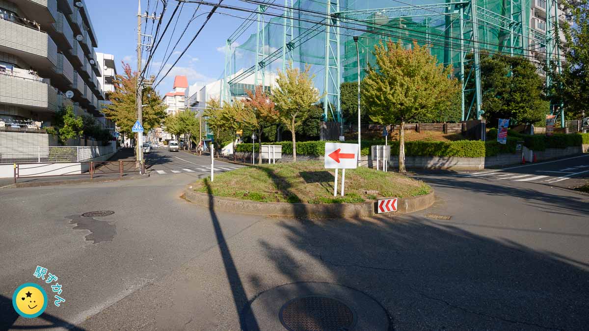 駅前ロータリーの所有者は誰？ 道交法は適用されるのか自動車情報・ニュース WEB CARTOP