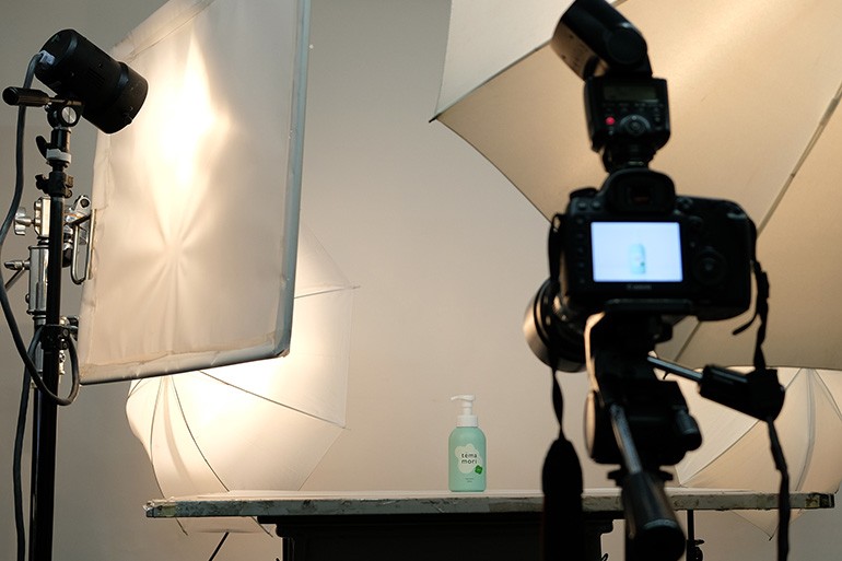 カメラ用LEDライト パネル型・撮影用定常光ライト・ビデオライト・152灯激安通販のイーサプライ