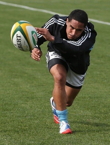 ローランド 完全ワイヤレスのヘッドホン型ギターアンプ・システム発売ARBAN