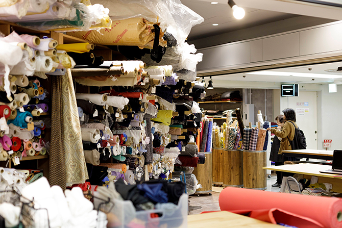 大阪生地・布 THE FABRIC DEALER YAMATOMI ザ・ファブリックディーラーやまとみ ～老舗生地問屋アパレル生地 婦人服生地・インポート生地・残反生地