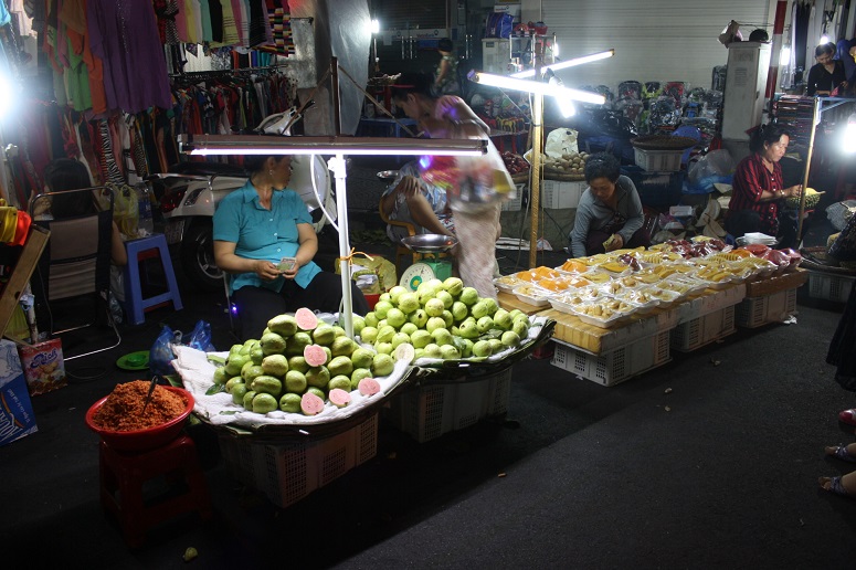 ホーチミンの定番ナイトマーケットはベンタイン市場で決まり！ベトナム最新情報ブログ 現地在住ライターによるベトナムの記事