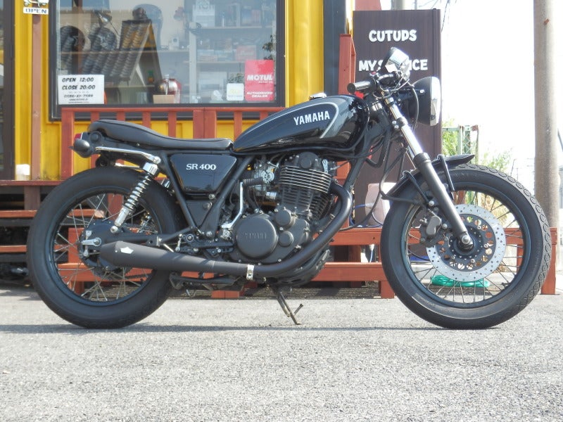 ストリート映えするスクランブラー！Wedge Motorcycleが手掛けるSR400のカスタム車がかっこいい – MotoBe20代にバイクのライフスタイルを提案するWEBマガジン、モトビ