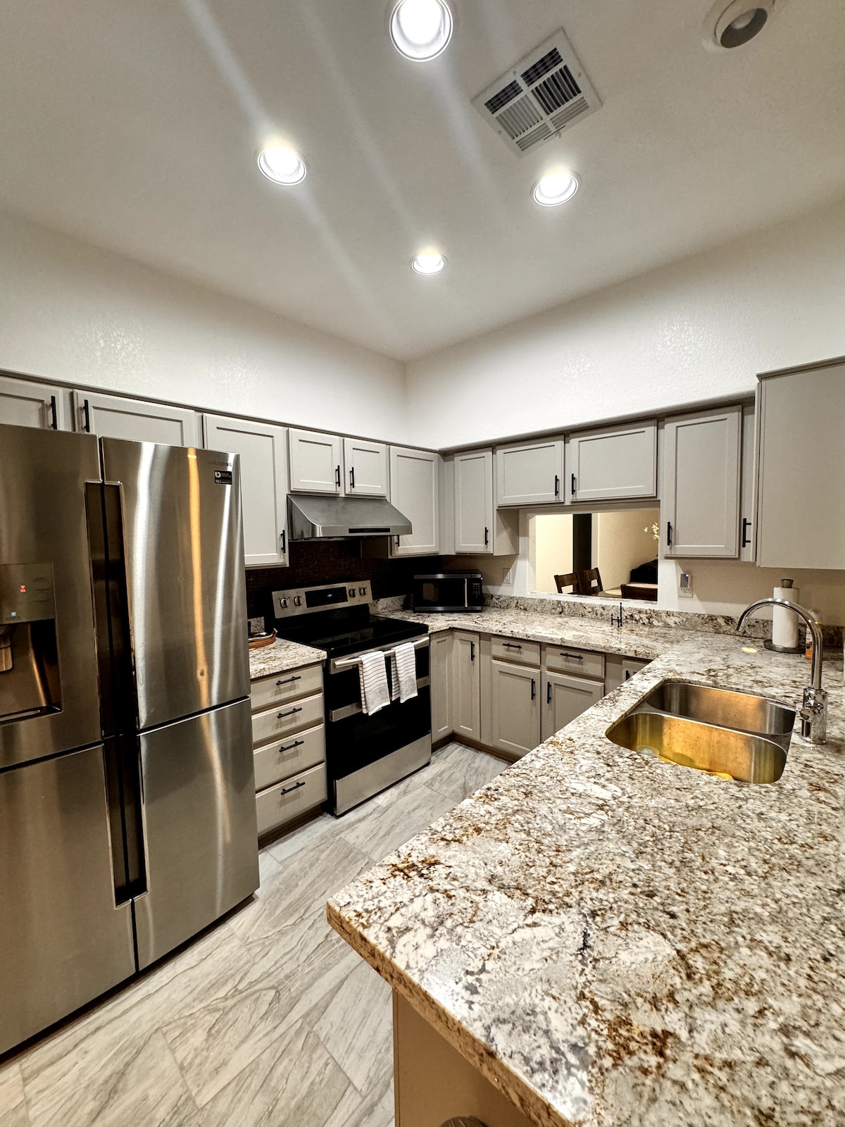 『アリゾナ州 グレンデール － キャメル バック ランチの球場に入り、試合前の侍ジャパンのブルペンへ』フェニックス アメリカ の旅行記・ブログ byアメリカ制覇！さん フォートラベル