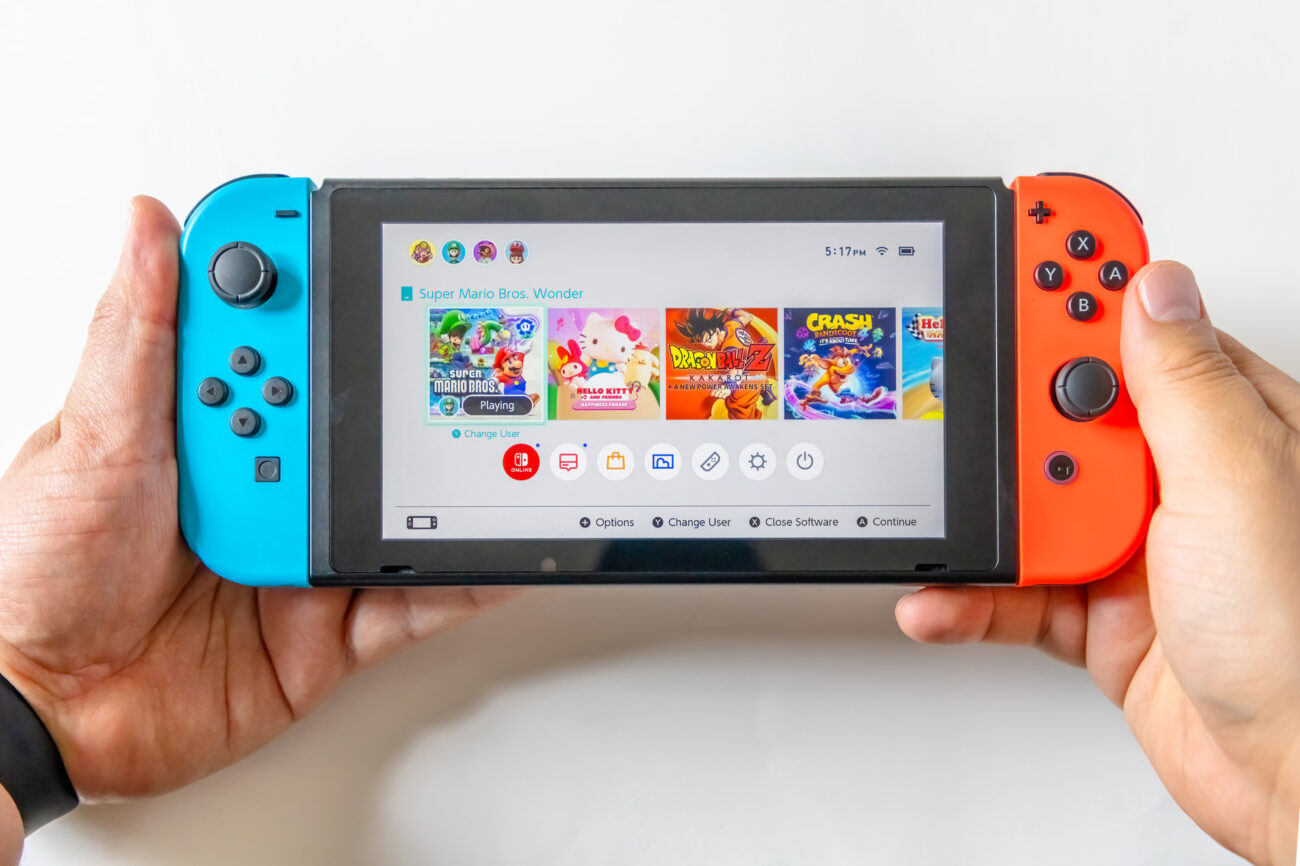 NINTENDO SWITCH ライト ターコイズ SDカード32G 有 スイッチライトを買わない方がいい