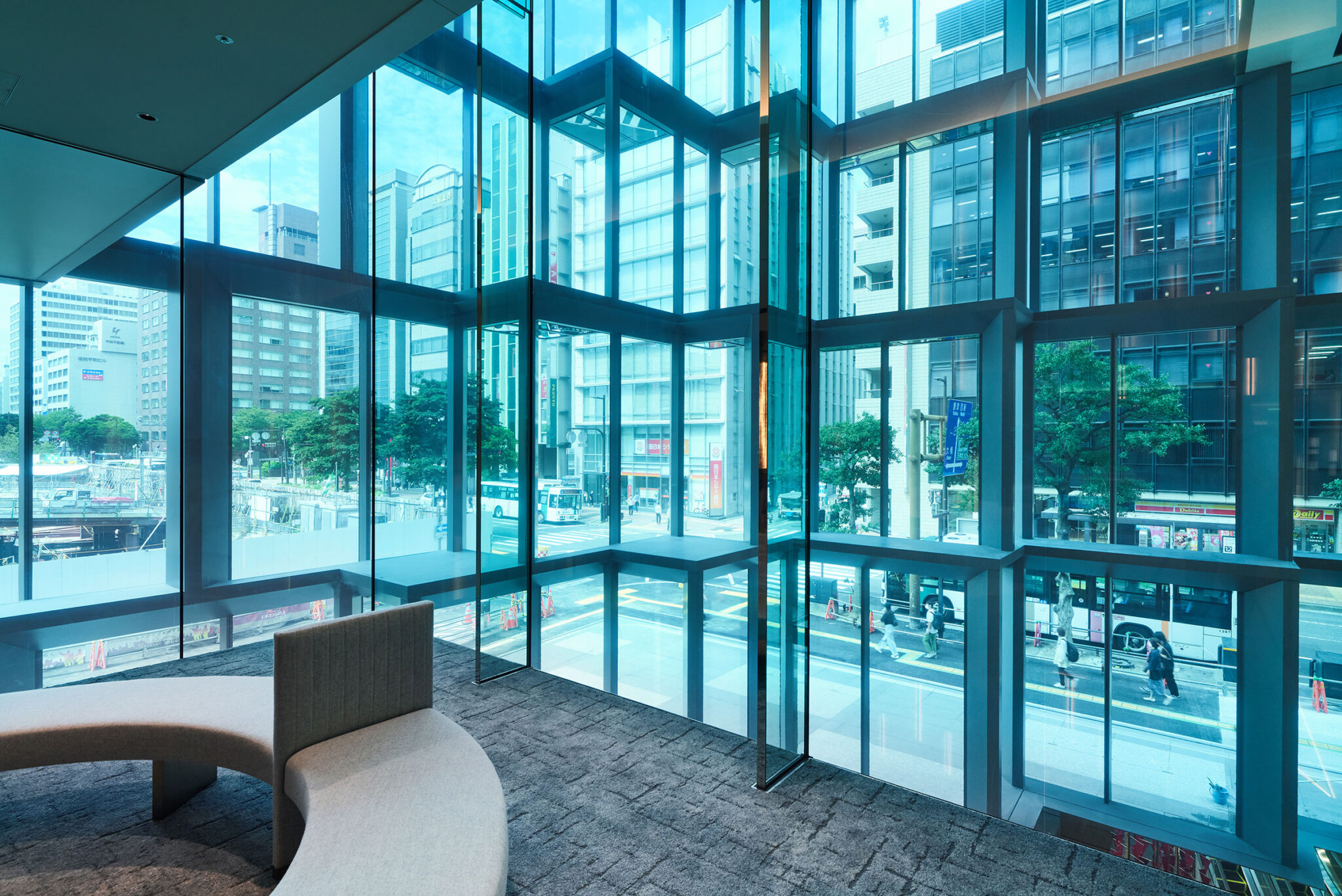 重松象平特集 天神ビジネスセンター大解剖OMA NYを率いる建築家が地元・福岡で手がけた大型プロジェクト - TECTUREMAG テクチャーマガジン空間デザイン・建築メディア