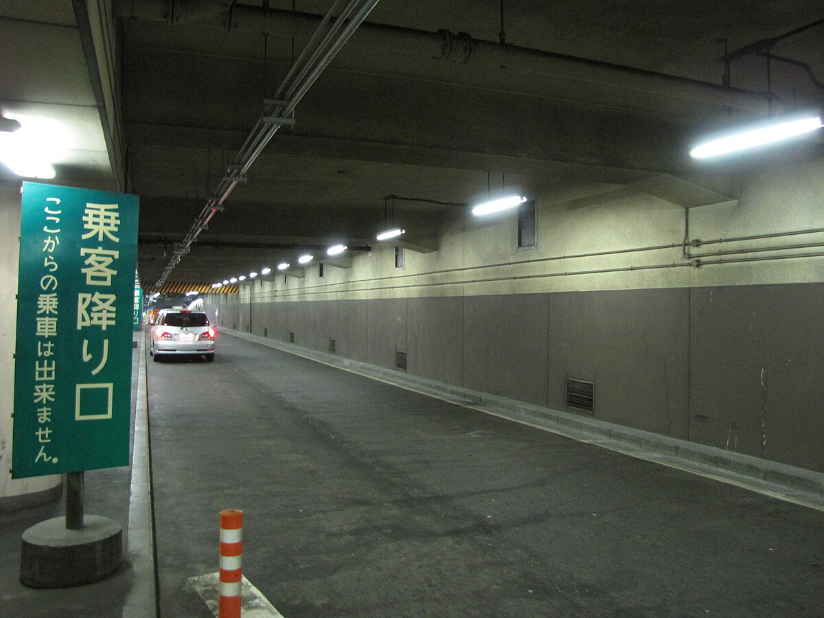 画像ギャラリー首都高から“直接”東京駅へ行ける!? 「八重洲乗客降り口」使ってみた タクシーは渋るかも？乗りものニュース