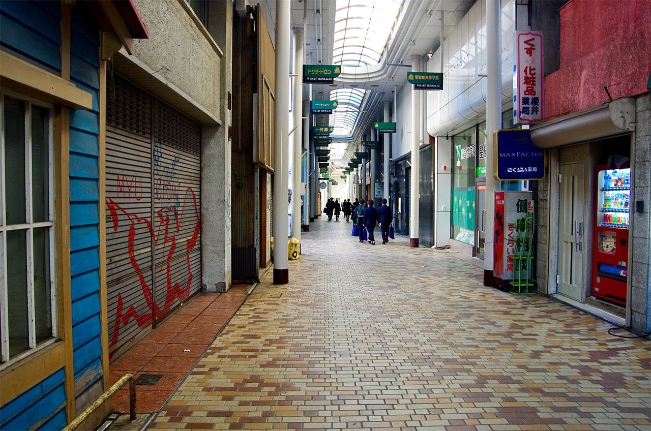 シャッター商店街 の Stock フォトAdobe Stock