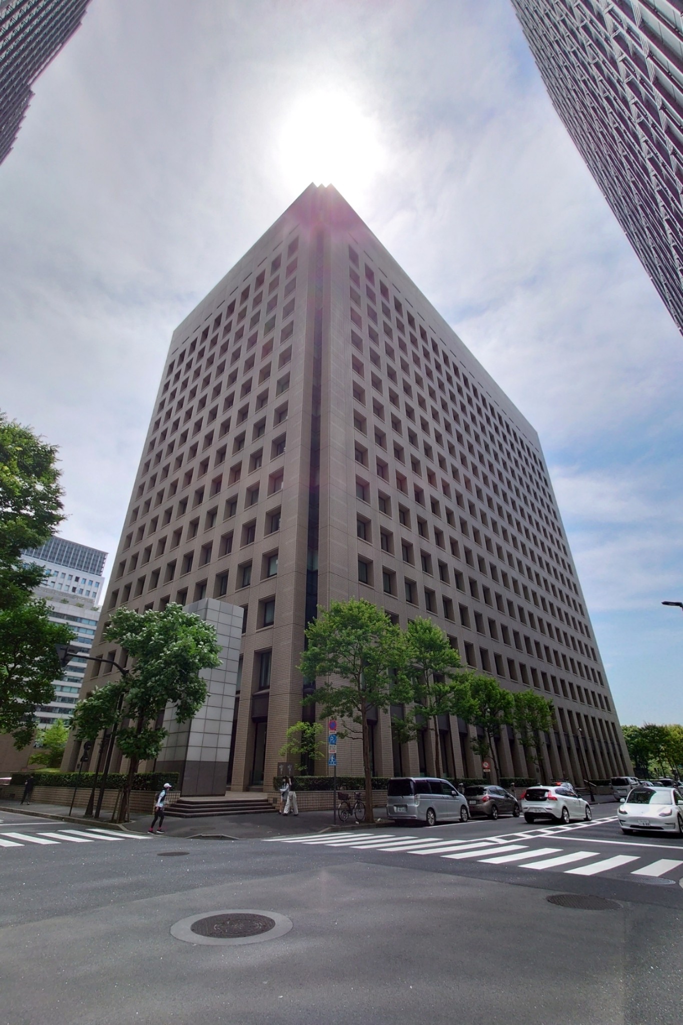 丸の内のシンボル「東京海上日動ビル」解体へ 皇居周辺で初の超高層ビル：東京新聞デジタル