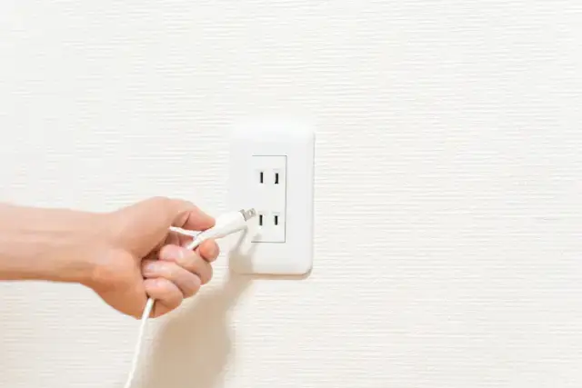 コンセントに AC アダプターのプラグを差し込んだ際に火花が散る事がある場合サポート 公式ASUS 日本