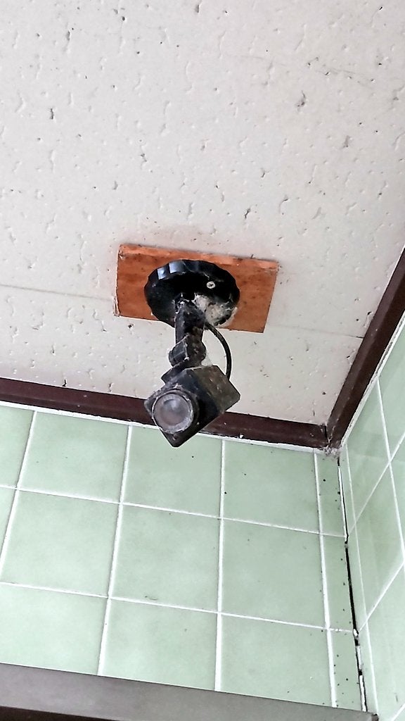 トイレに防犯カメラを設置した実績とその理由 防犯カメラセンタ