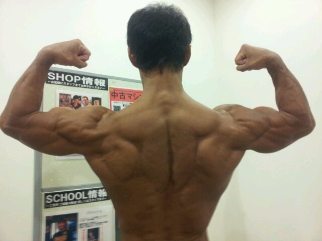 僕は親父と同じ16歳から太鼓職人の世界に入り、38年間この道を歩みました。日本から発つ前に、昔の親父の映像を振り返って、ここにも記憶として残したいと思います。京都和太鼓職人太鼓職人丸山輝夫京都ボディビルダー丸山貴弘🦆