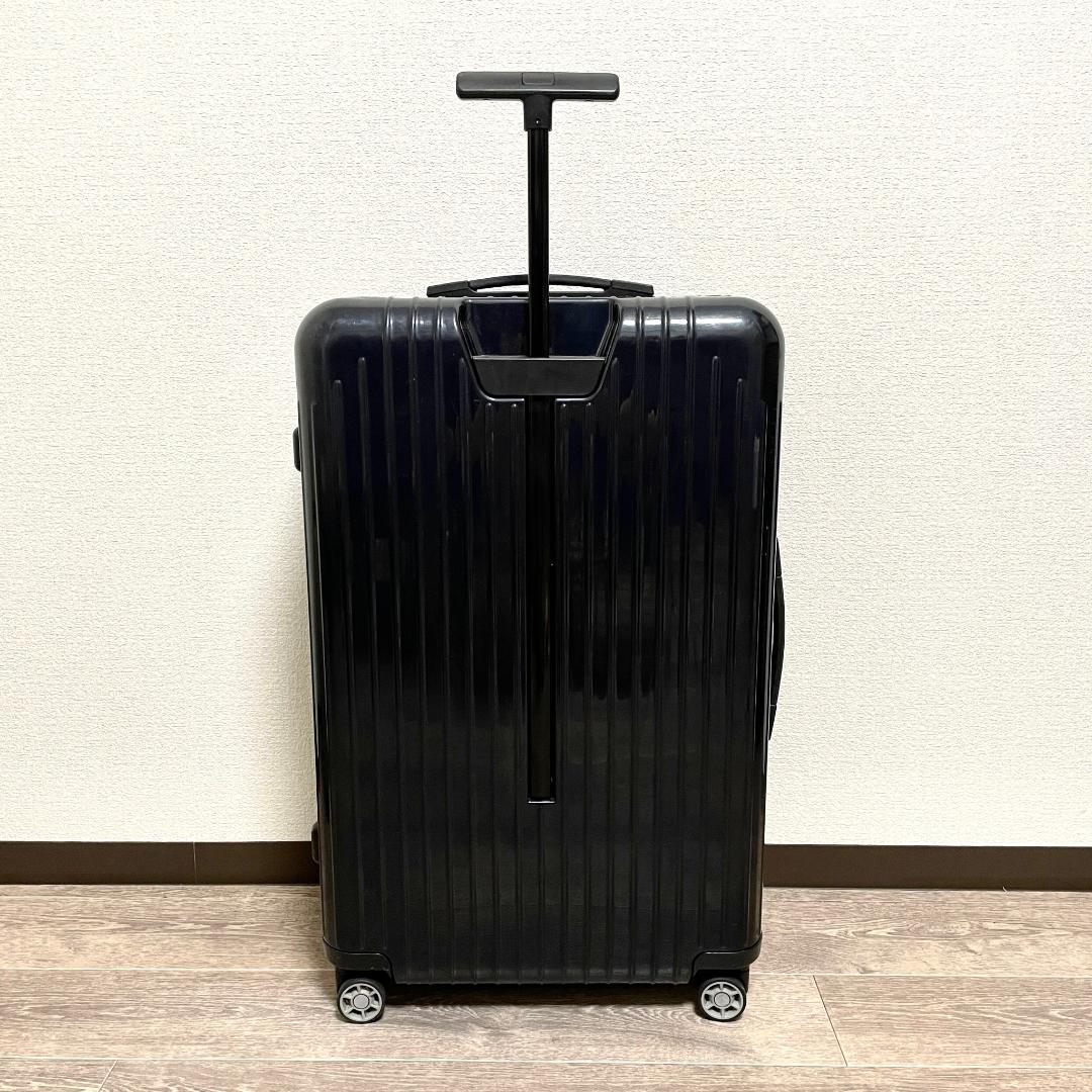 Snow Man岩本照が選ぶ「リモワ」——強さと美しさを兼ね備えるアイコン