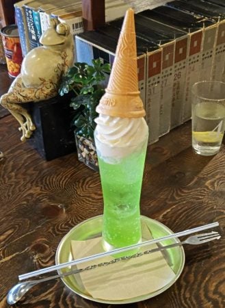 仙台駅近の隠れ家ブックカフェ「青山文庫」でノスタルジックなひとときをだてらぼ