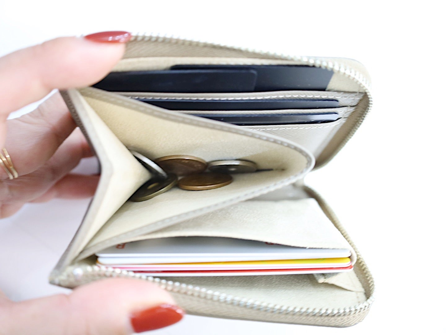 楽天市場 かぶせ長財布 オーダーメイド レディース 財布 長財布 本革 ギフト プレゼント 誕生日 祝い オリジナル 女性 レザー 牛革 小銭 入れ名前 送料 ラッピング 無料 革 容量 サイフ ウォレット 軽量 コンパクト シンプル きれい 清楚 おしゃれ : 麻布十番革工房スピカ