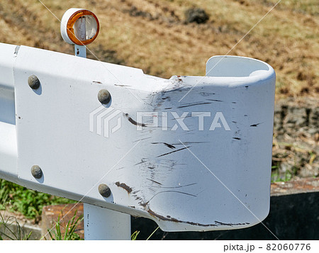 ガードレールを擦ったのに連絡しないとどうなる？法的リスクと対処法