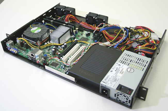 ベニヤ板とDCのハイブリッド！ pixivインフラの今 － ＠IT