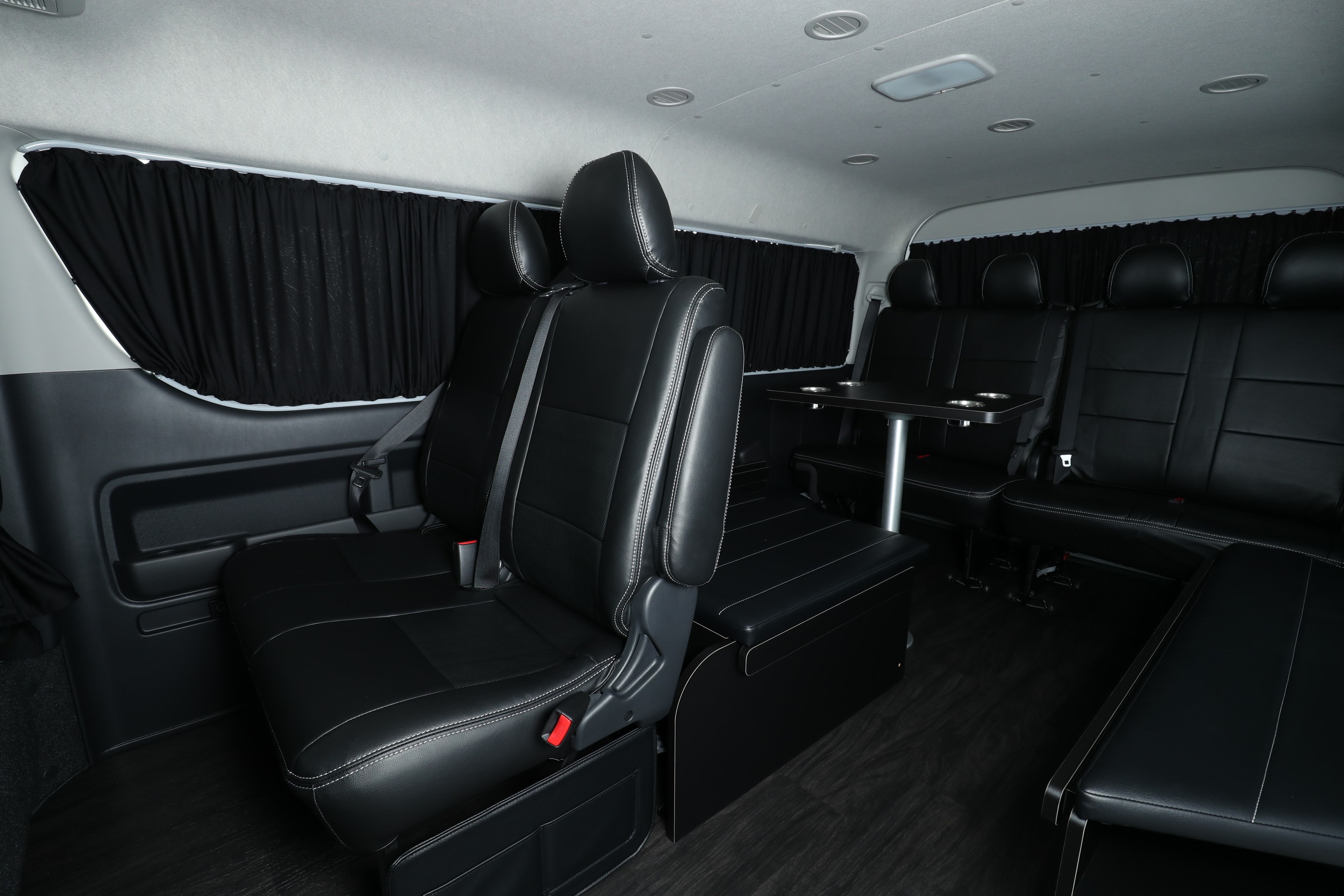 ハイエース カスタムオーダー LINES × flexdream！店頭在庫の50周年リミテッドを内装カスタムコンプリート♪ハイエース専門店のライトキャンピングカーflexdreamblog