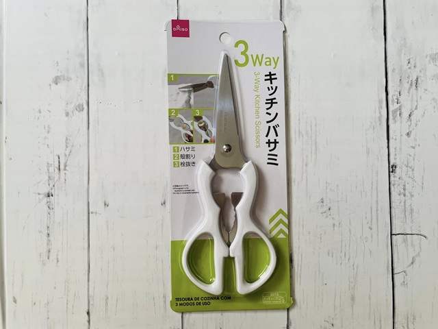 Amazonダイソー 3イン1缶オープナー コルクスクリュータイプ ホワイト 日本製DAISO INDUSTRIES缶切り