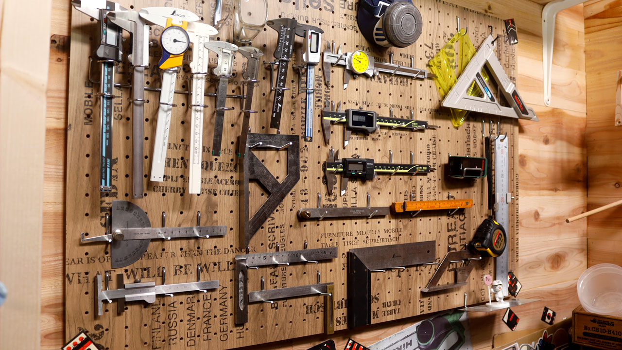 パンチングボード マグネットボード 有孔ボード オープンラック 薄型 置き型 スタンド 棚 間仕切り 高さ190cm×奥行き35cm×幅147cm磁石対応引っ掛けフック16個付きセレクトグッズミラージュ