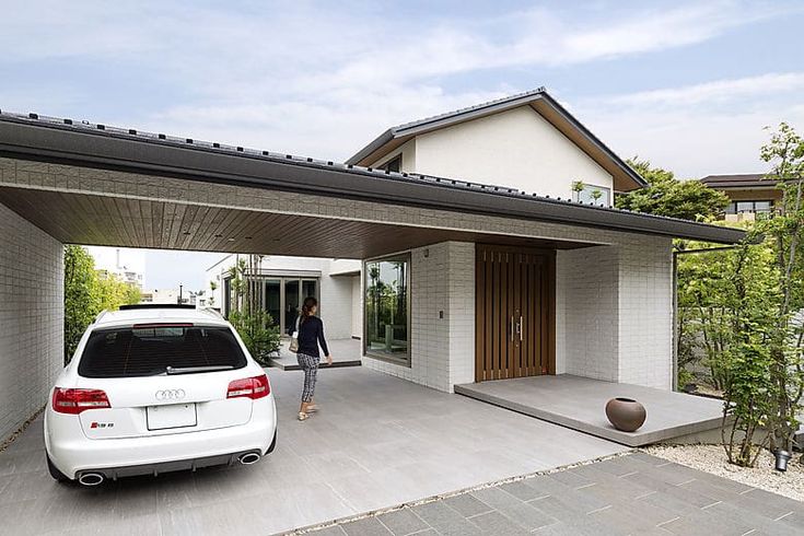 外構の駐車場のコンクリートの費用の3台分と価格の相場は？－リフォらん