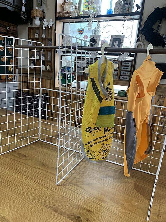 ワイヤーネットと突っ張り棒で棚を作ってみた。～横浜発カルトナージュのあるくらし